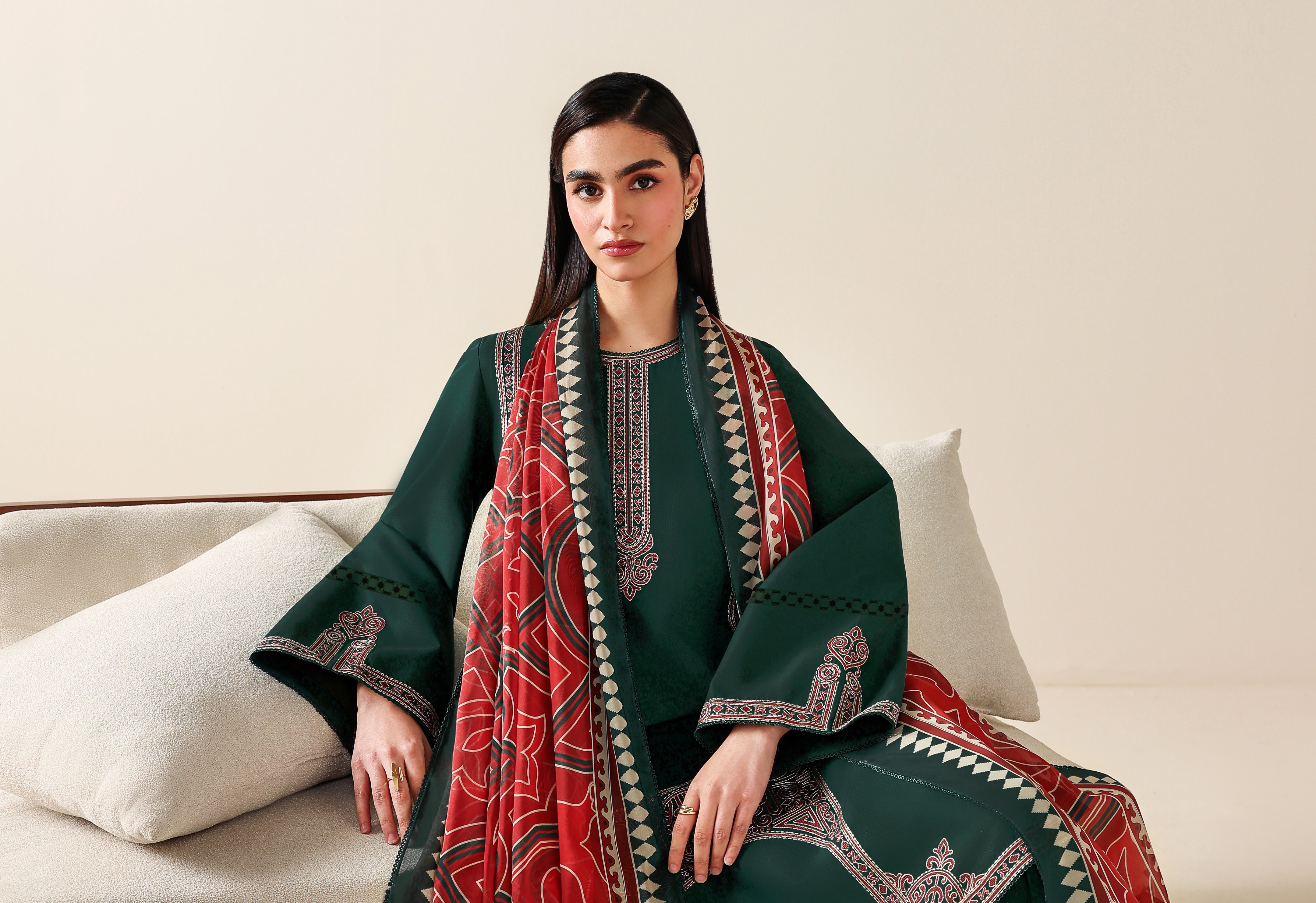 Where to Buy Premium Pakistani Lawn Suits Online