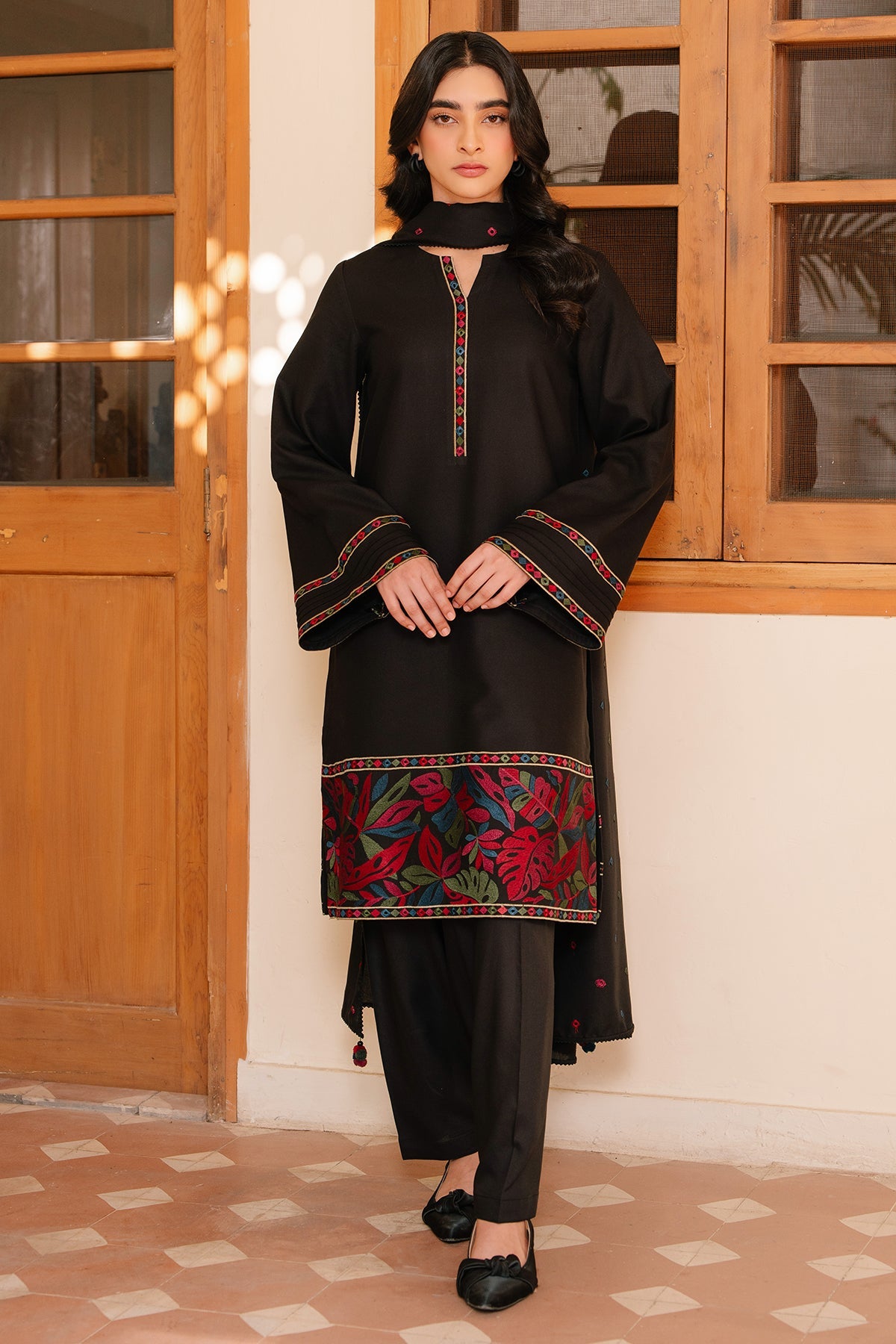 EMBROIDERED PREMIUM VICSOSE UW-0132