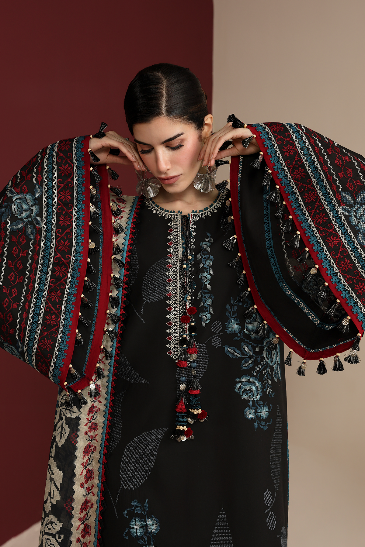 EMBROIDERED LAWN IL26-D05