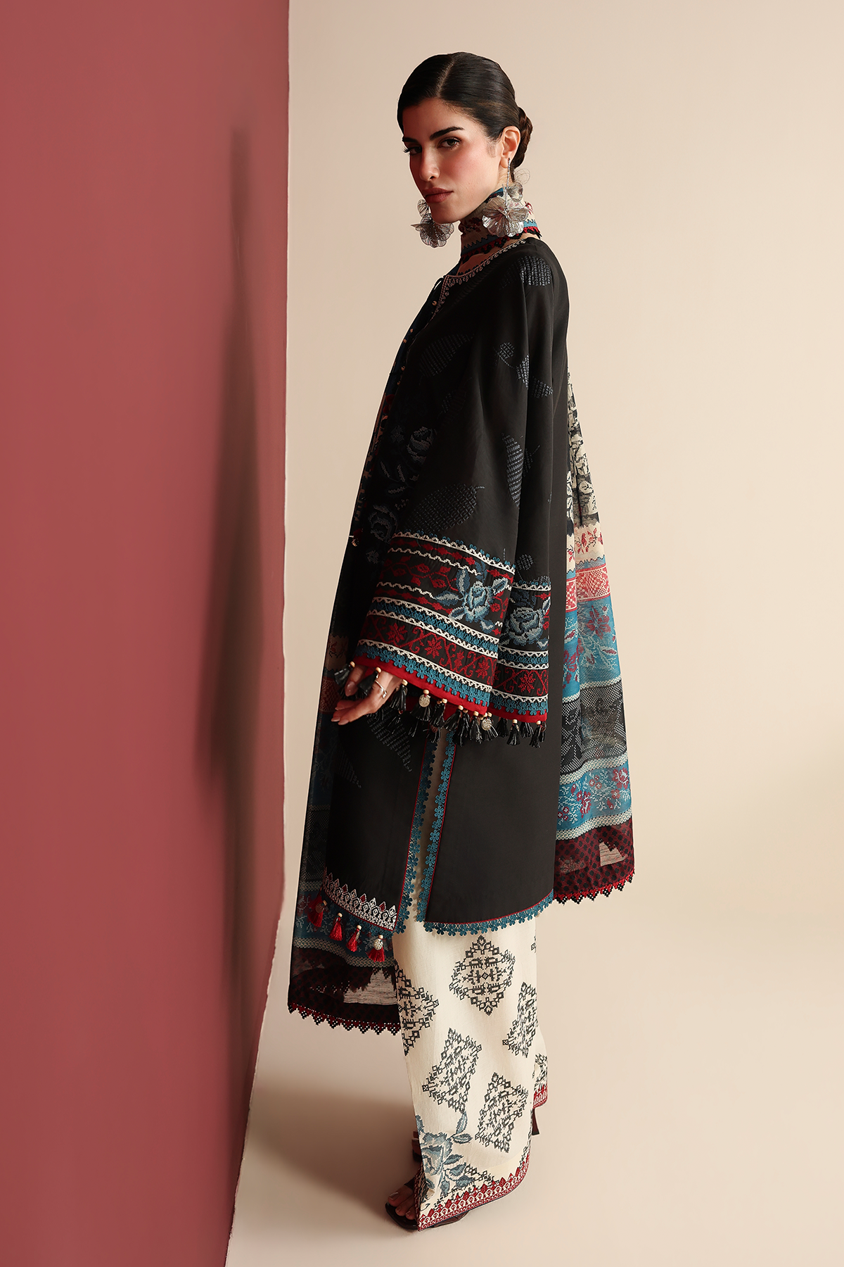 EMBROIDERED LAWN IL26-D05