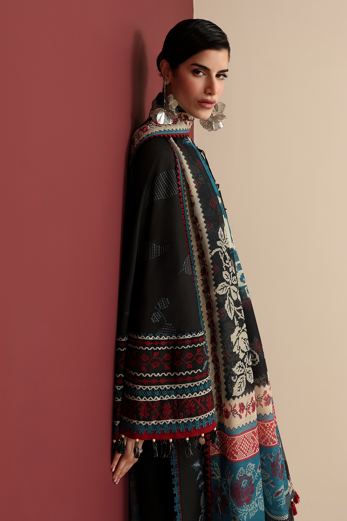 EMBROIDERED LAWN IL26-D05