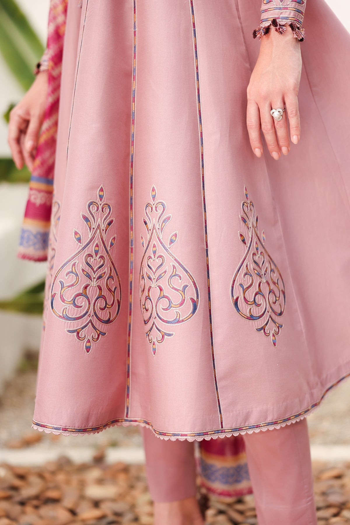 EMBROIDERED LAWN USE-9220