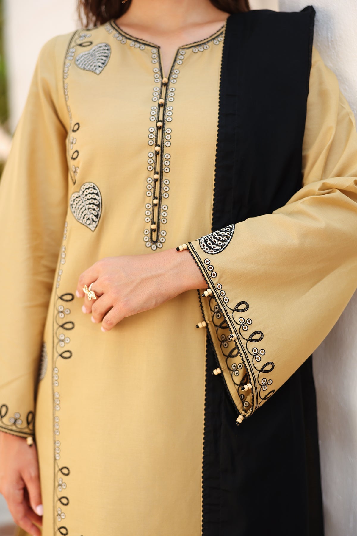 EMBROIDERED LAWN USE-9219