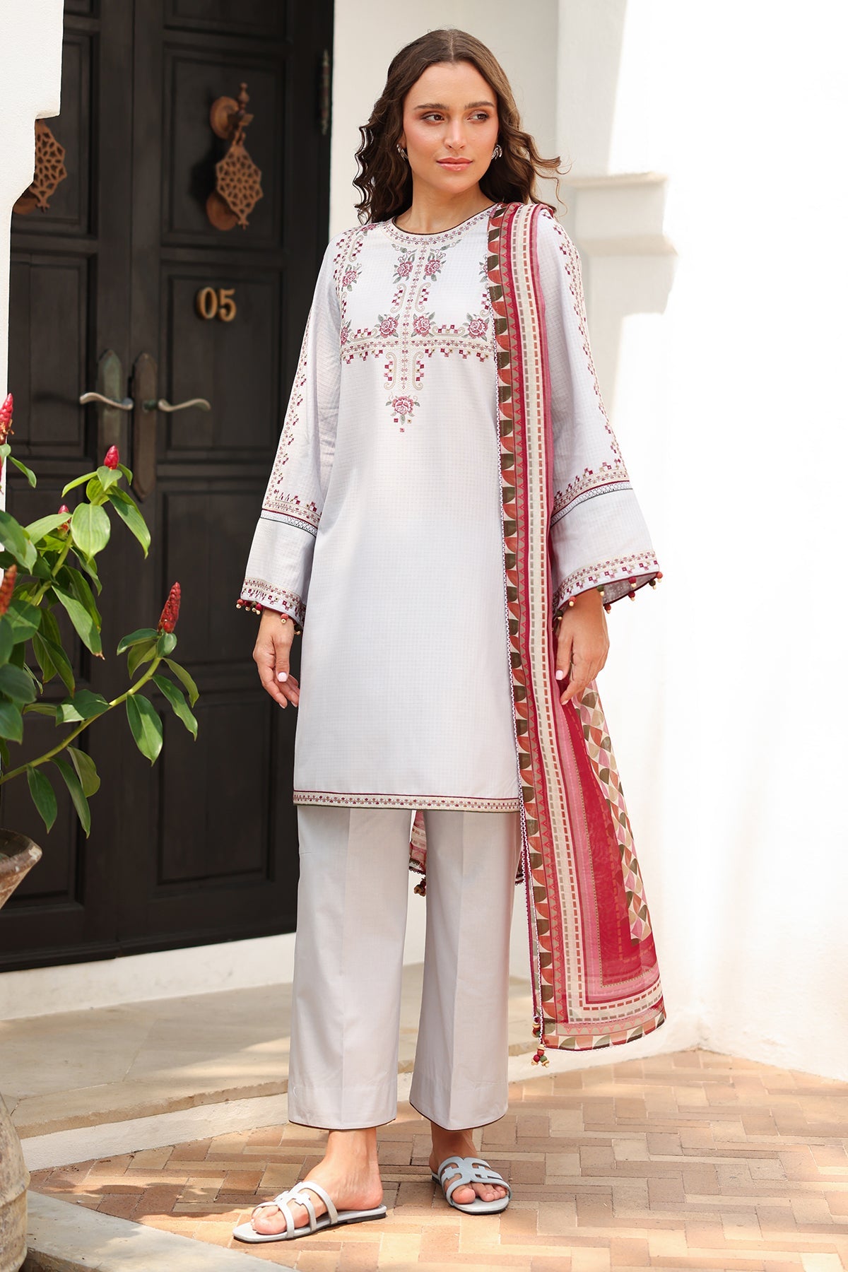 EMBROIDERED DOBBY LAWN USE-9215