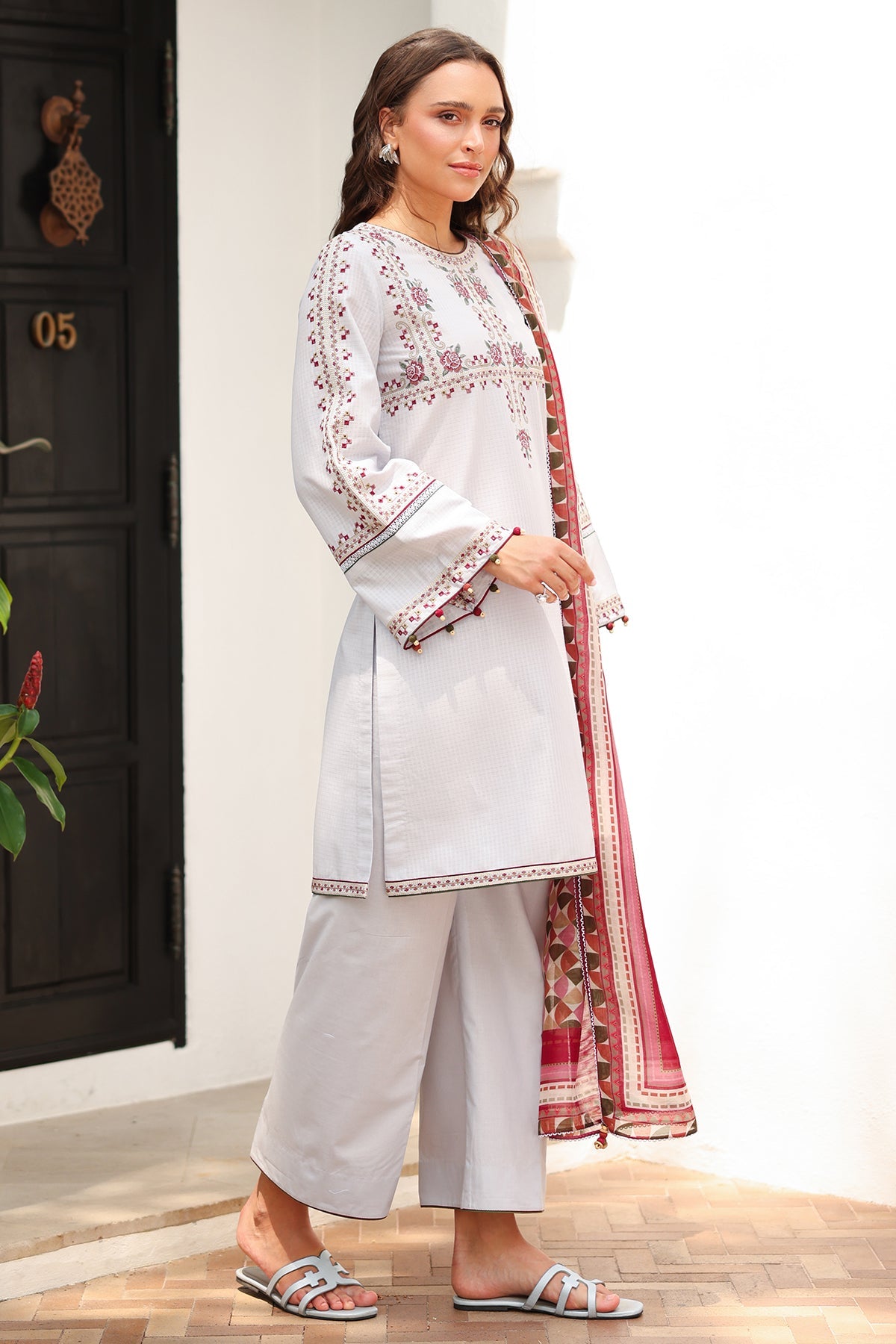 EMBROIDERED DOBBY LAWN USE-9215