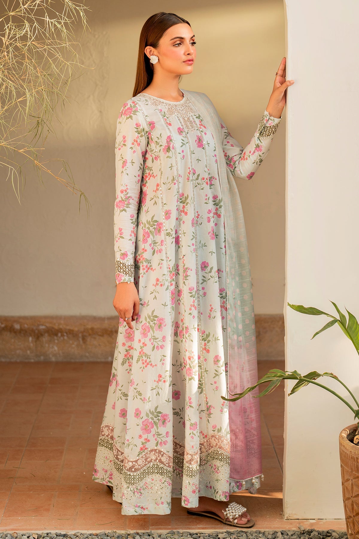 EMBROIDERED LAWN USE-9055