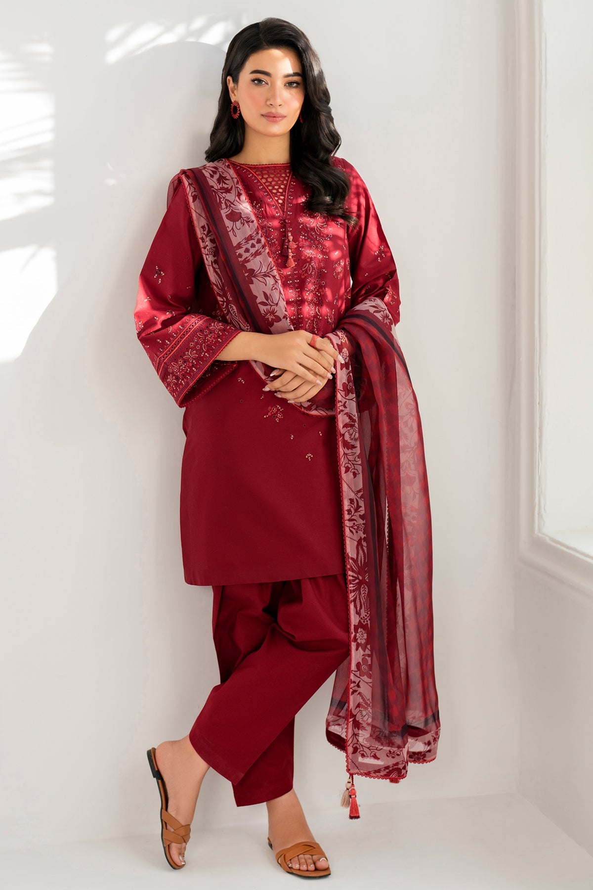 EMBROIDERED JACQUARD LAWN USE - 9068