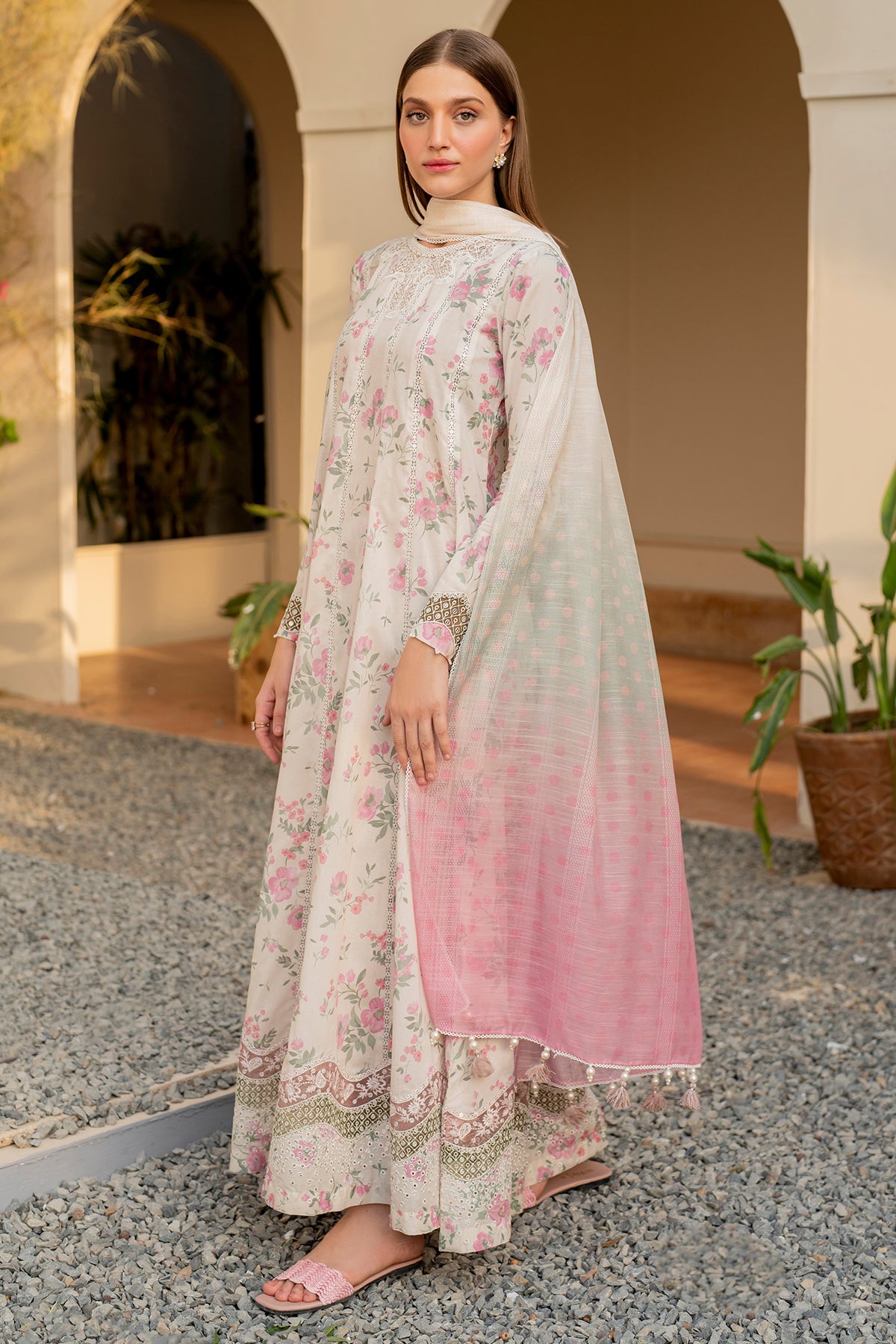 EMBROIDERED LAWN USE-9056