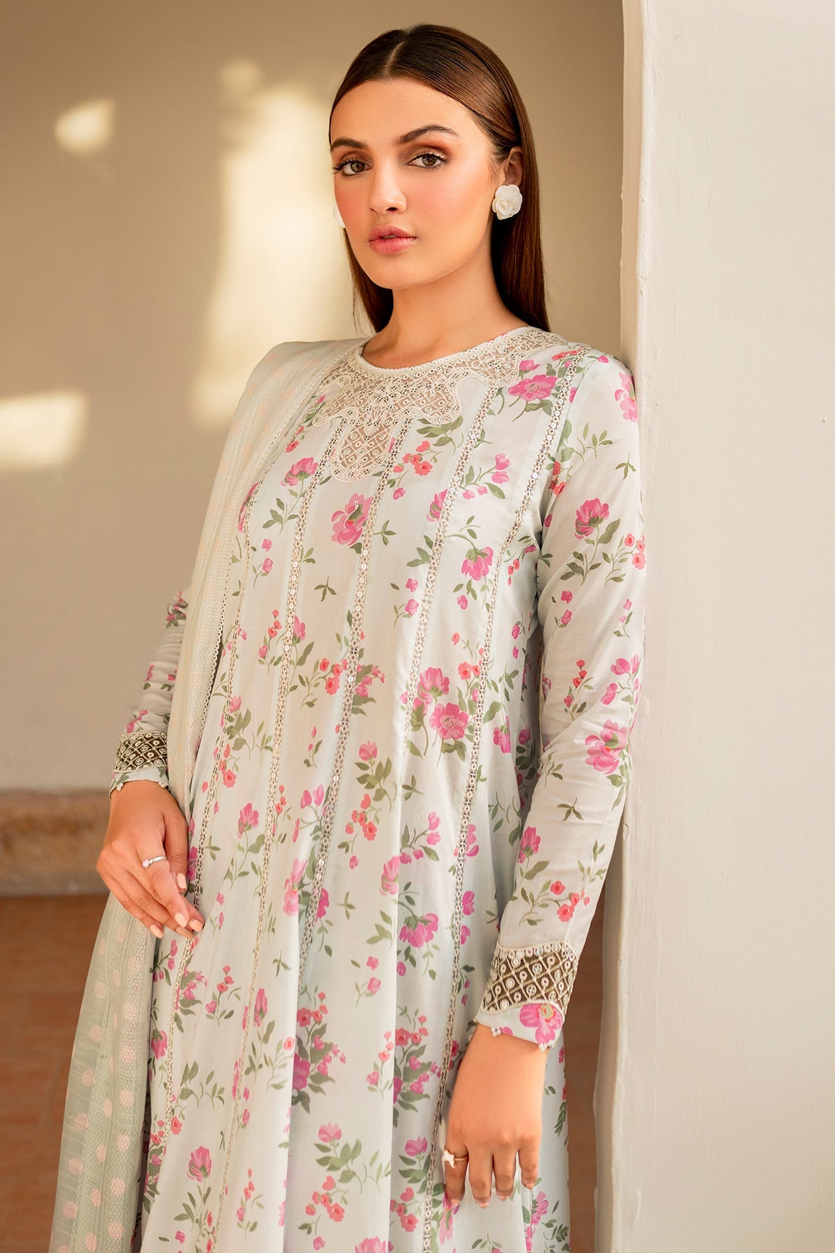 EMBROIDERED LAWN USE-9055