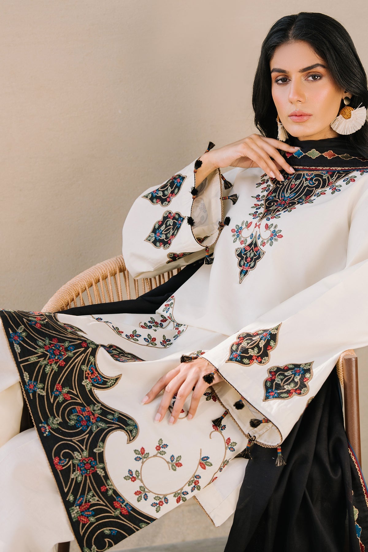 EMBROIDERED LAWN USE-9144