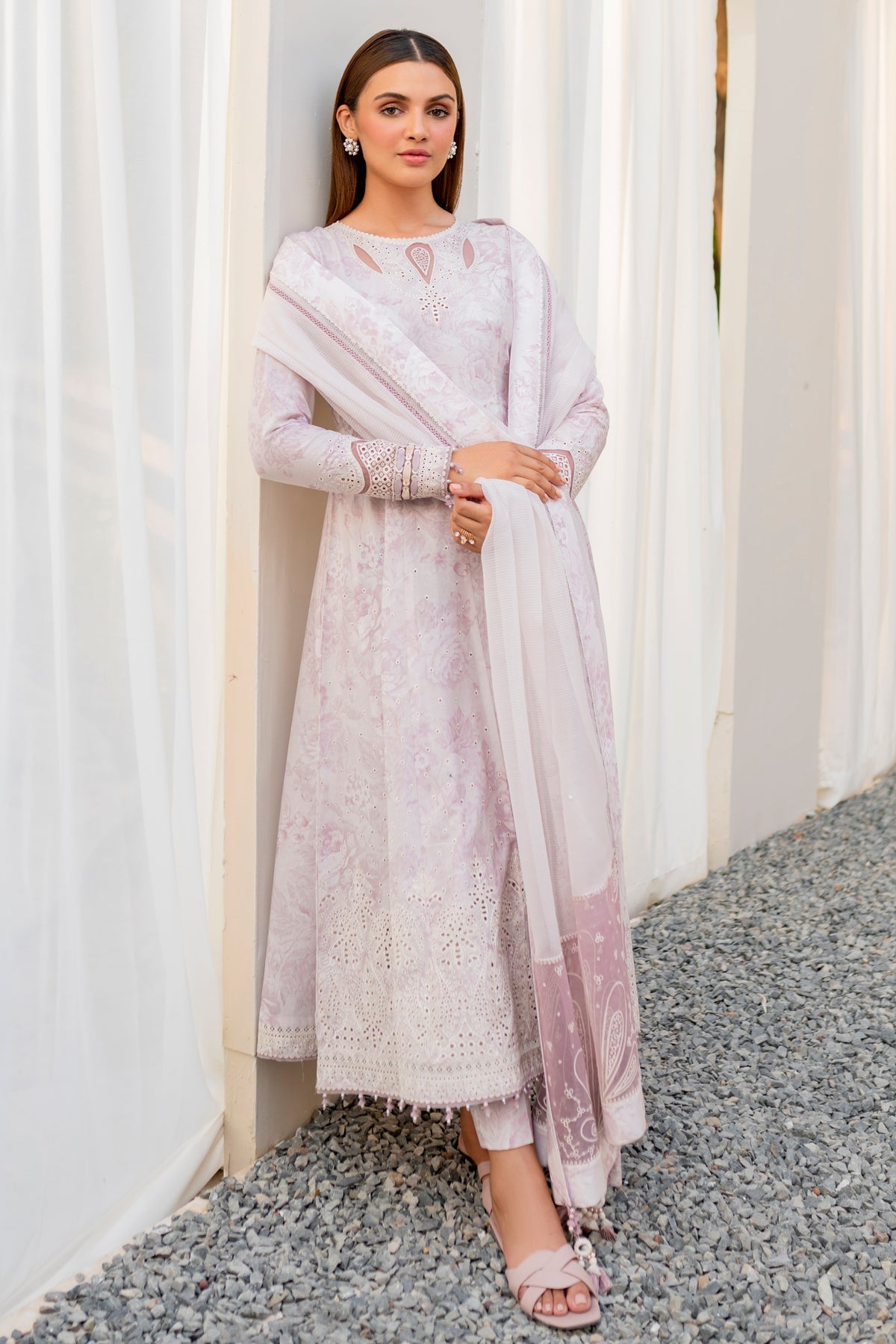 EMBROIDERED LAWN USE-9064