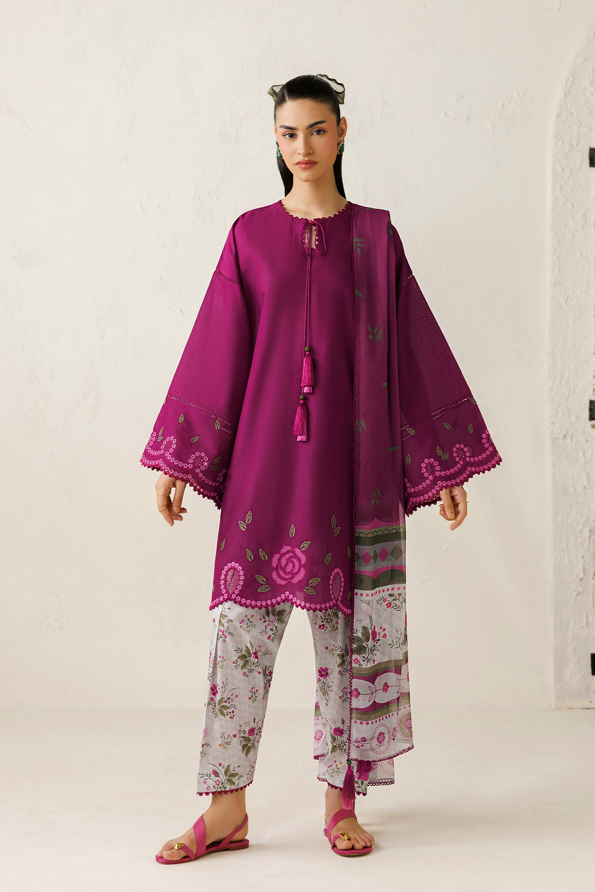 EMBROIDERED LAWN USE-9391