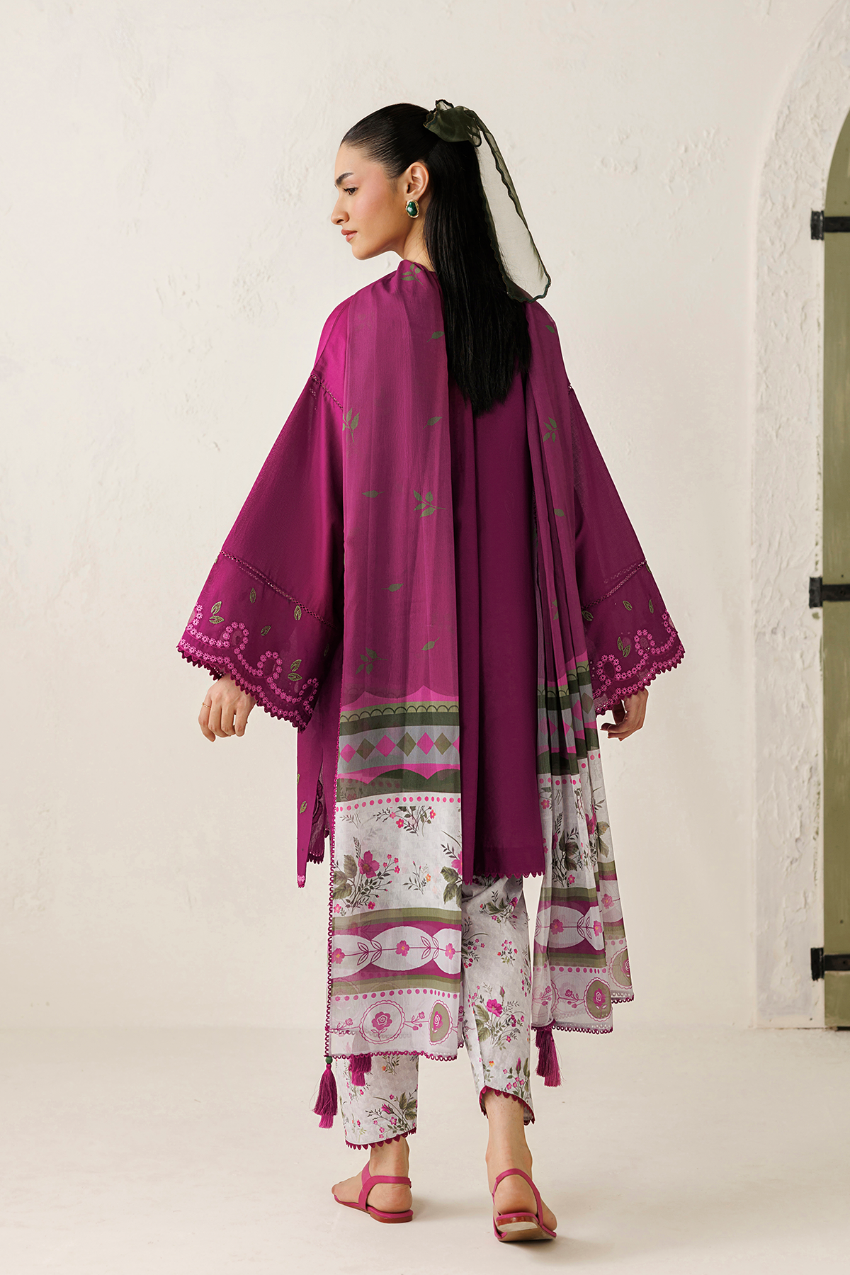 EMBROIDERED LAWN USE-9391