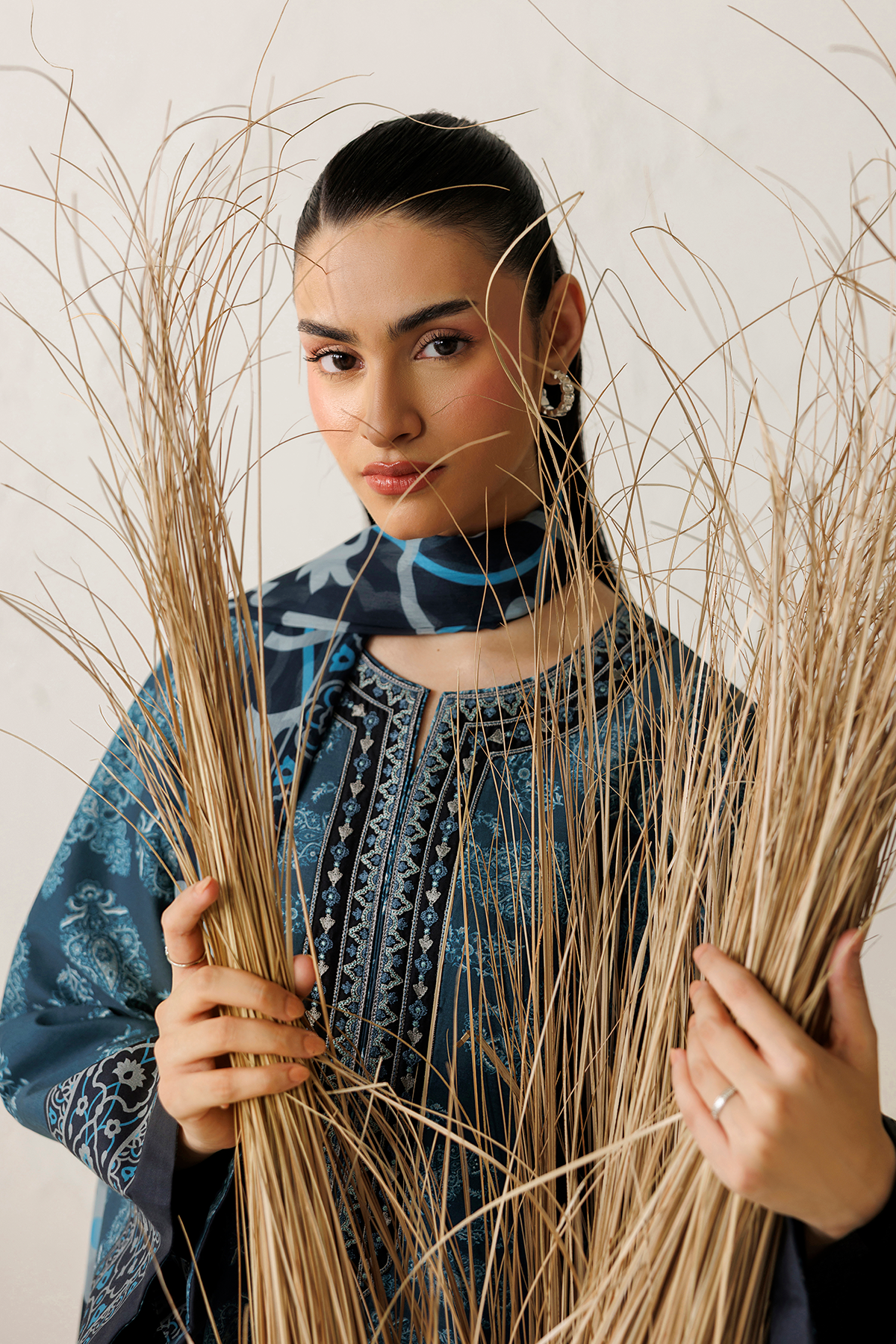EMBROIDERED LAWN USE-9380