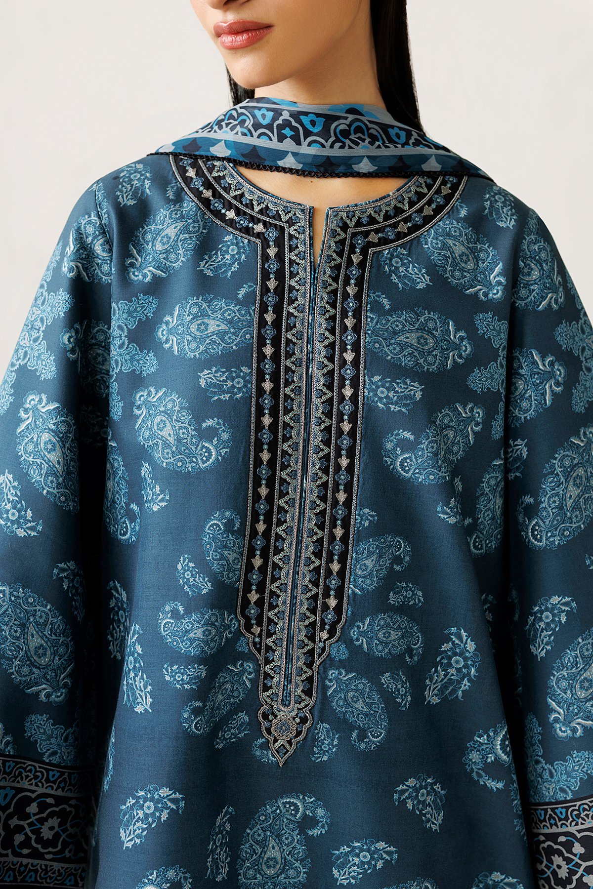 EMBROIDERED LAWN RTW-9380
