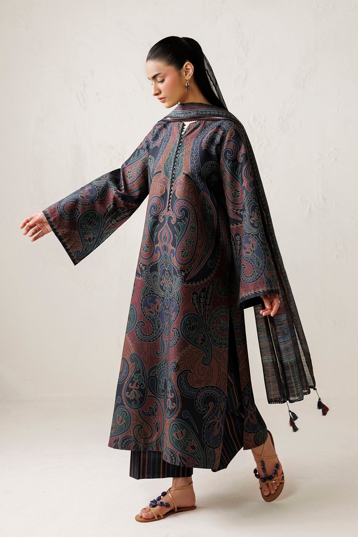 EMBROIDERED LAWN USE-9381