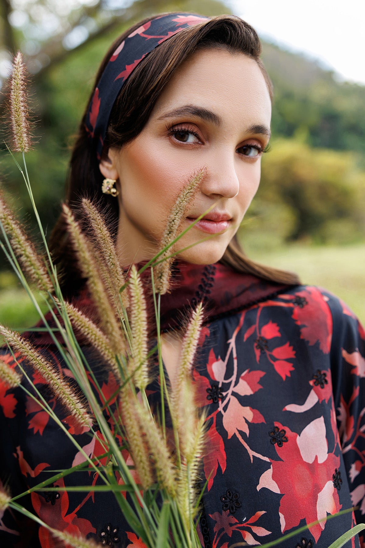 EMBROIDERED LAWN USE-9290