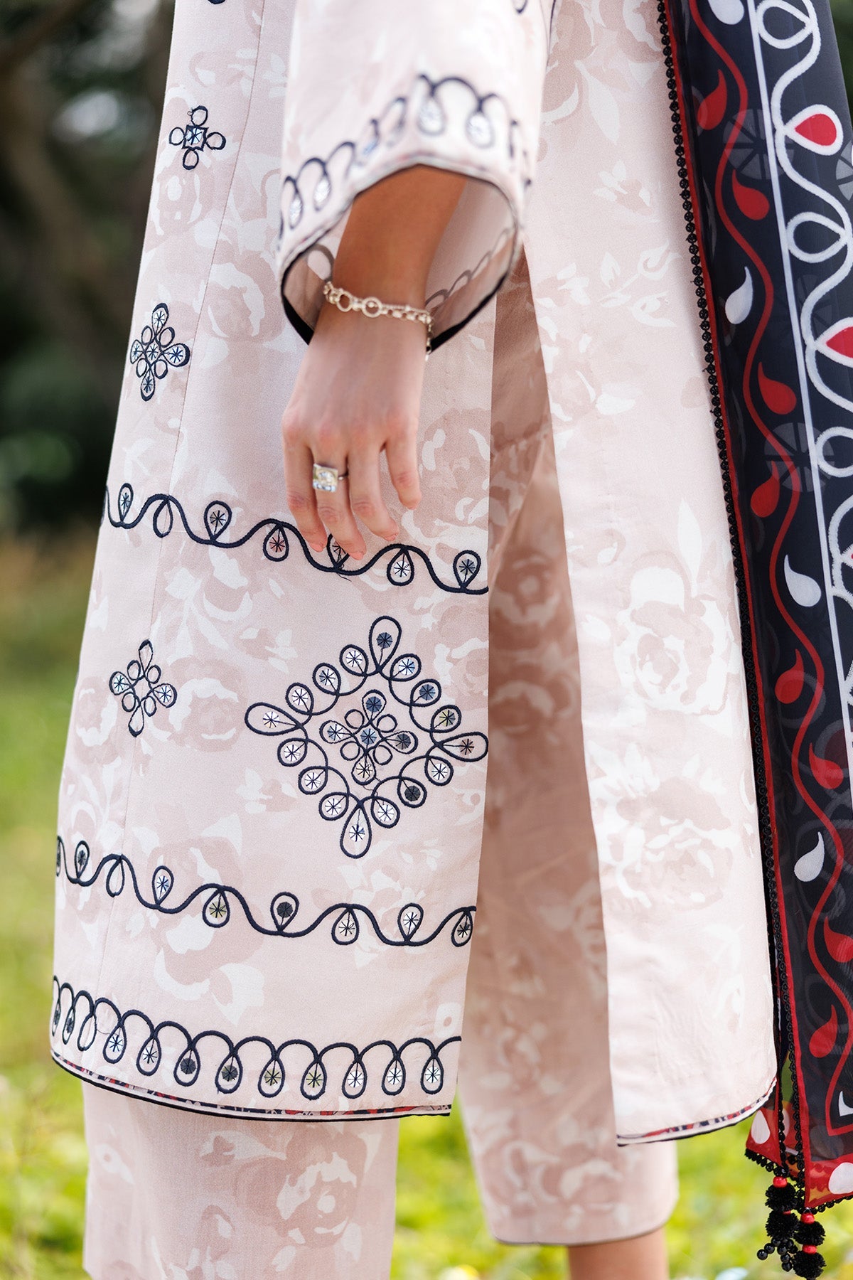 EMBROIDERED LAWN RTW-1289