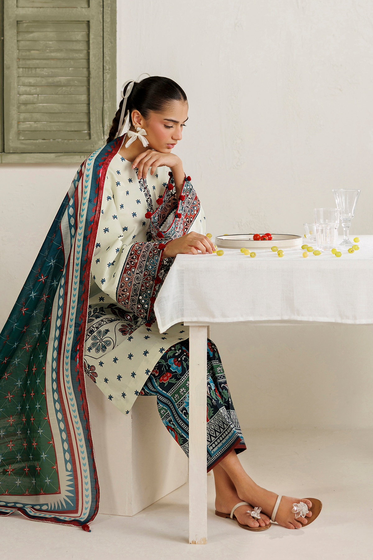 EMBROIDERED LAWN USE-9389