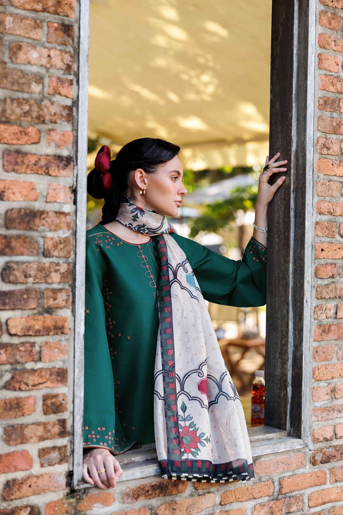 EMBROIDERED LAWN USE-9285