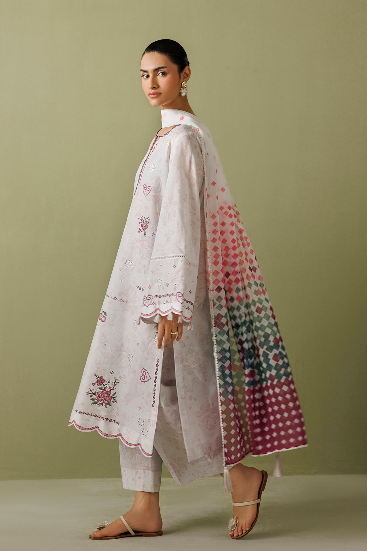 EMBROIDERED LAWN USE-9387