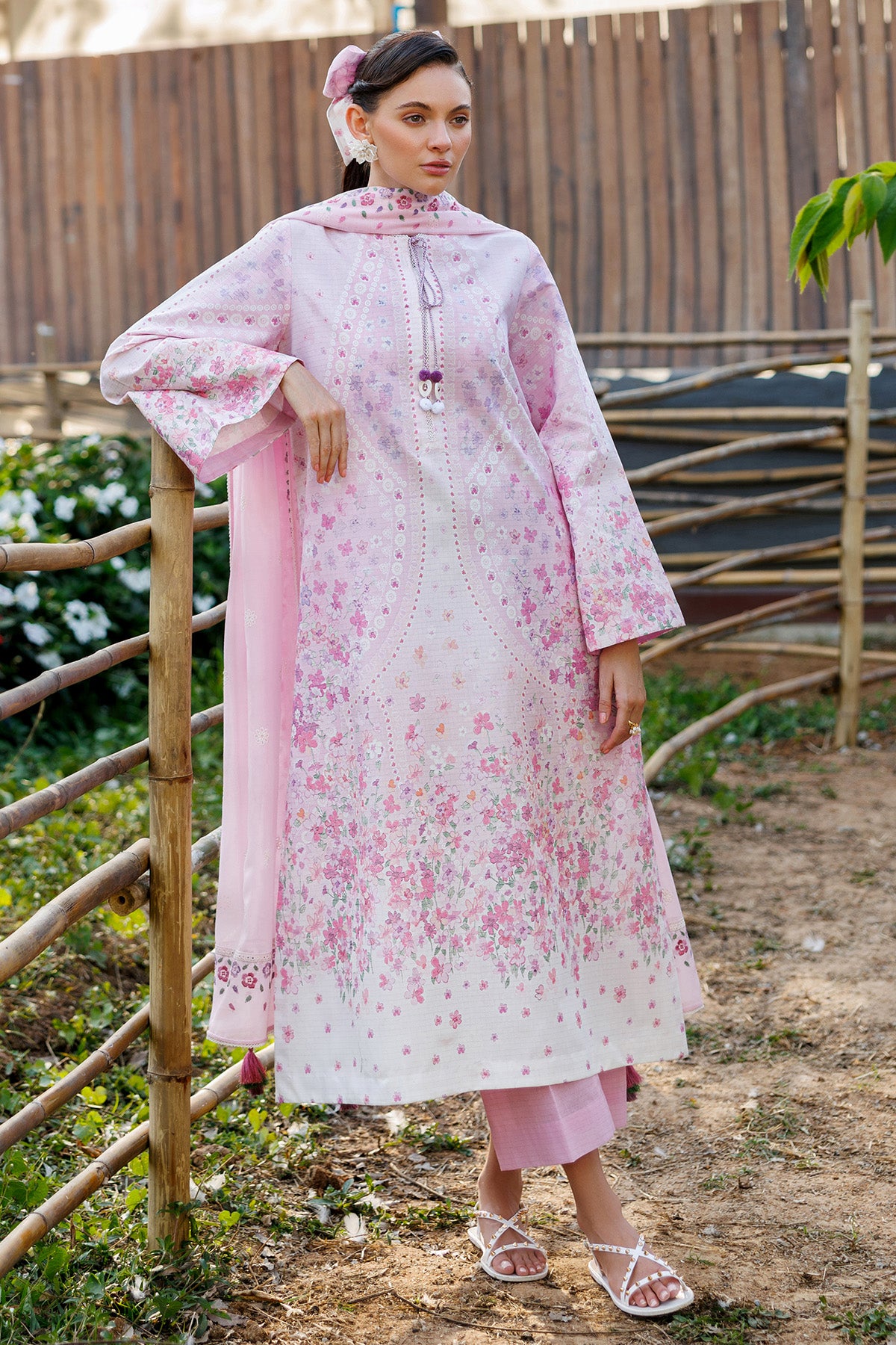 EMBROIDERED LAWN USE-9304
