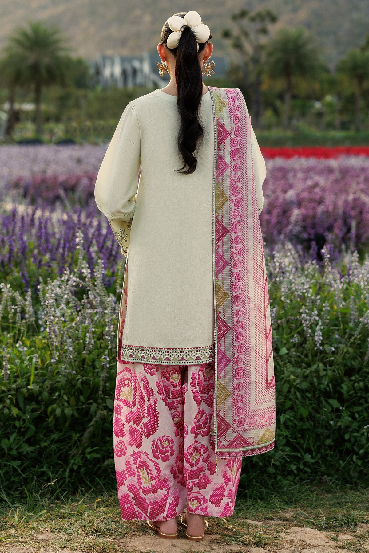 EMBROIDERED LAWN USE-9289