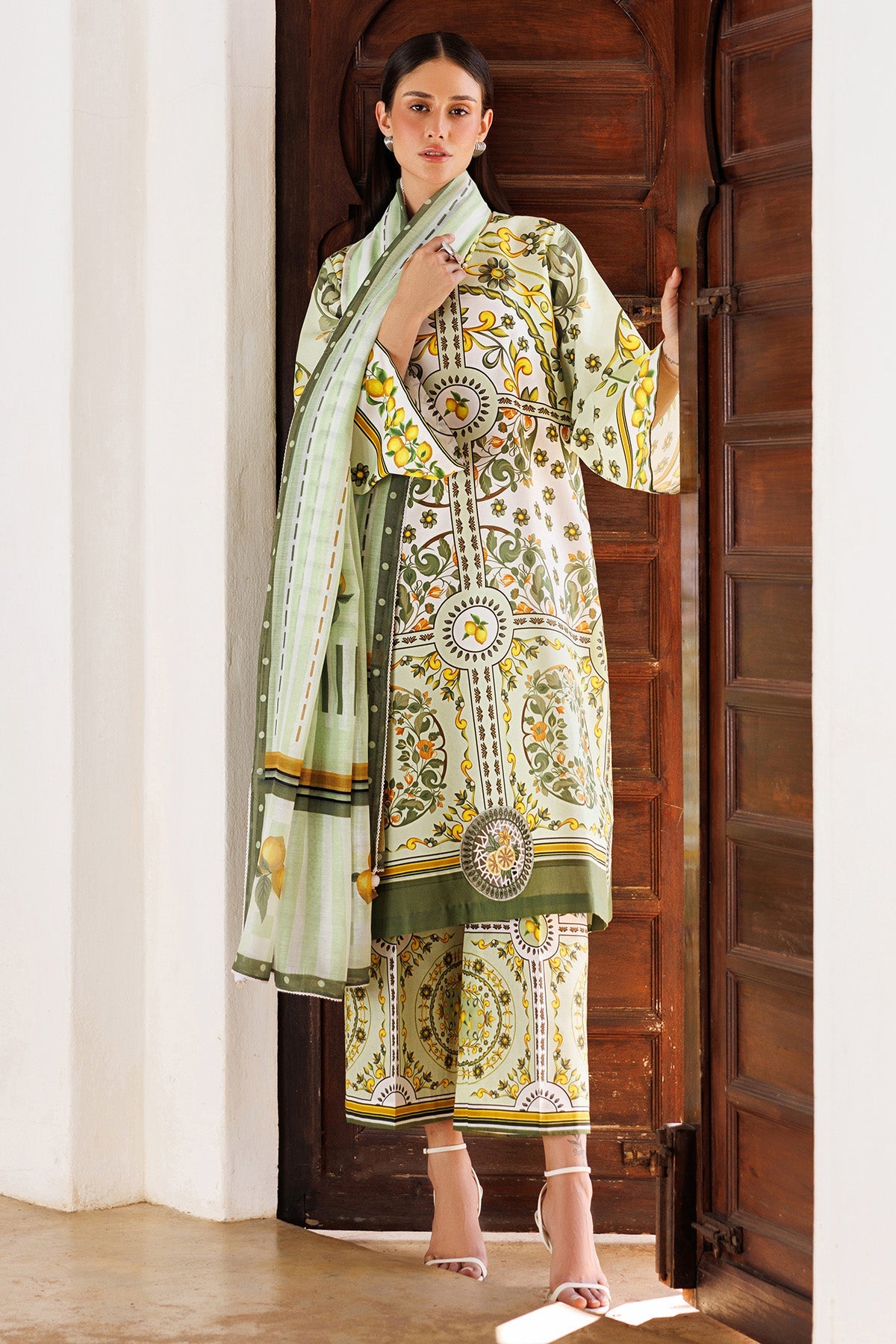 EMBROIDERED LAWN USE-9307