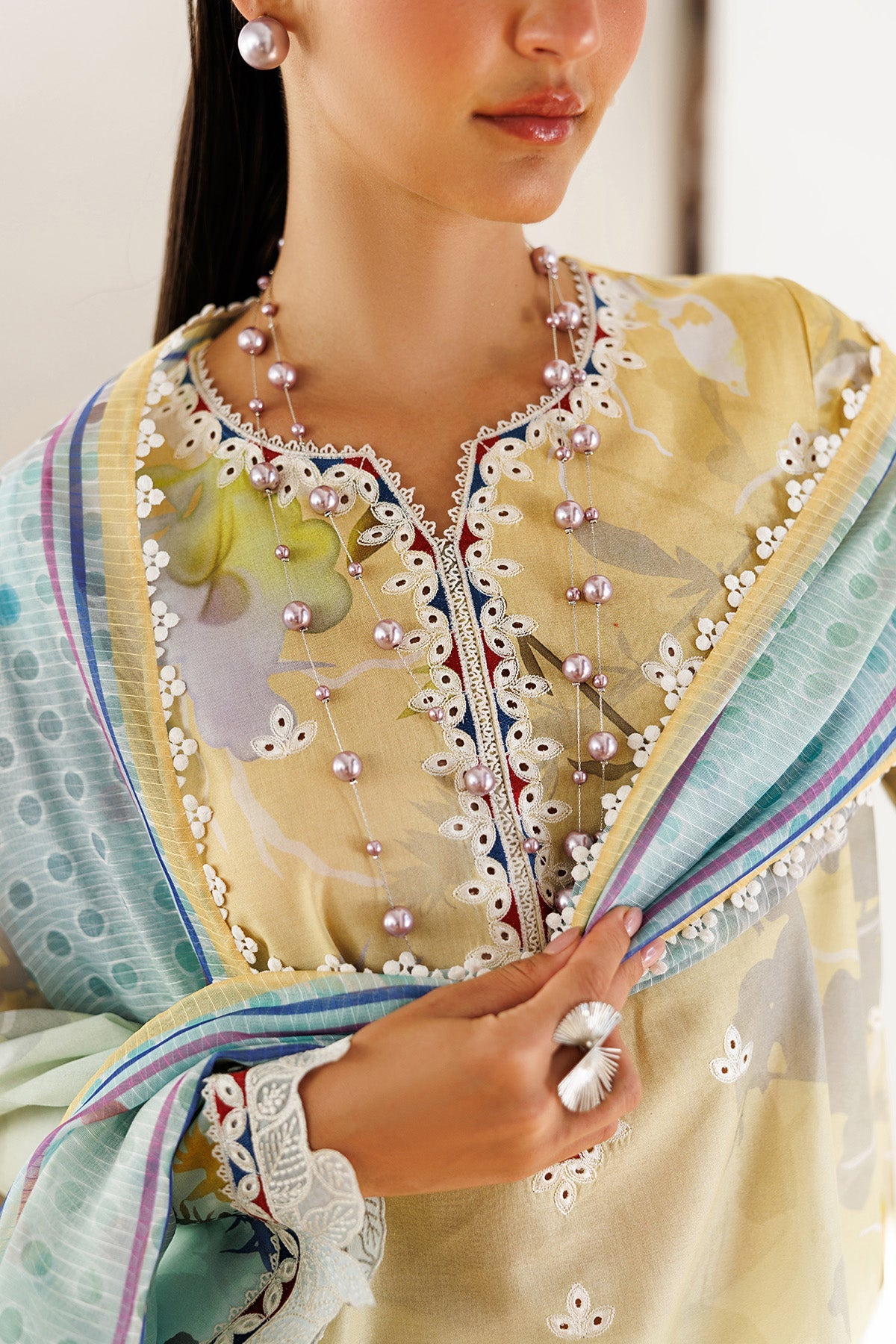 EMBROIDERED LAWN USE-9292