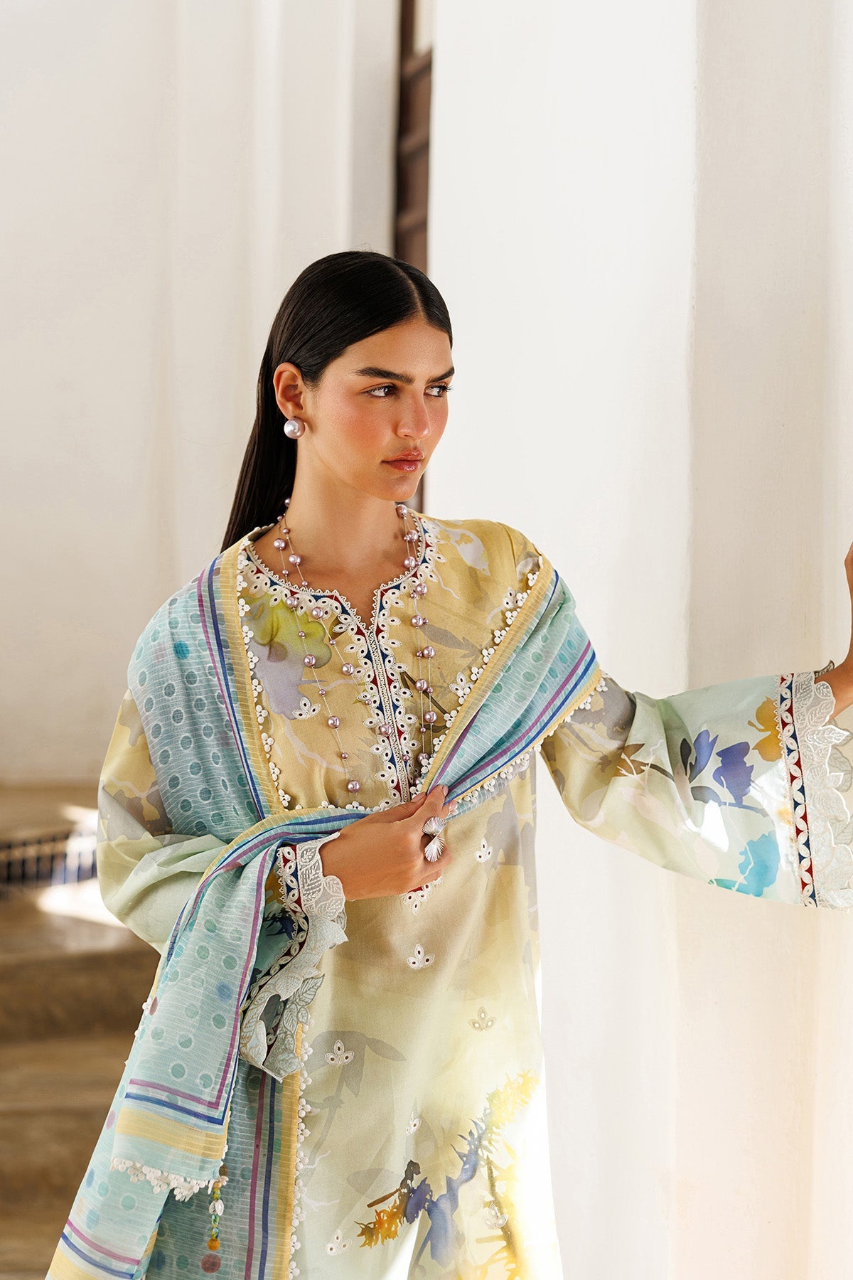 EMBROIDERED LAWN USE-9292