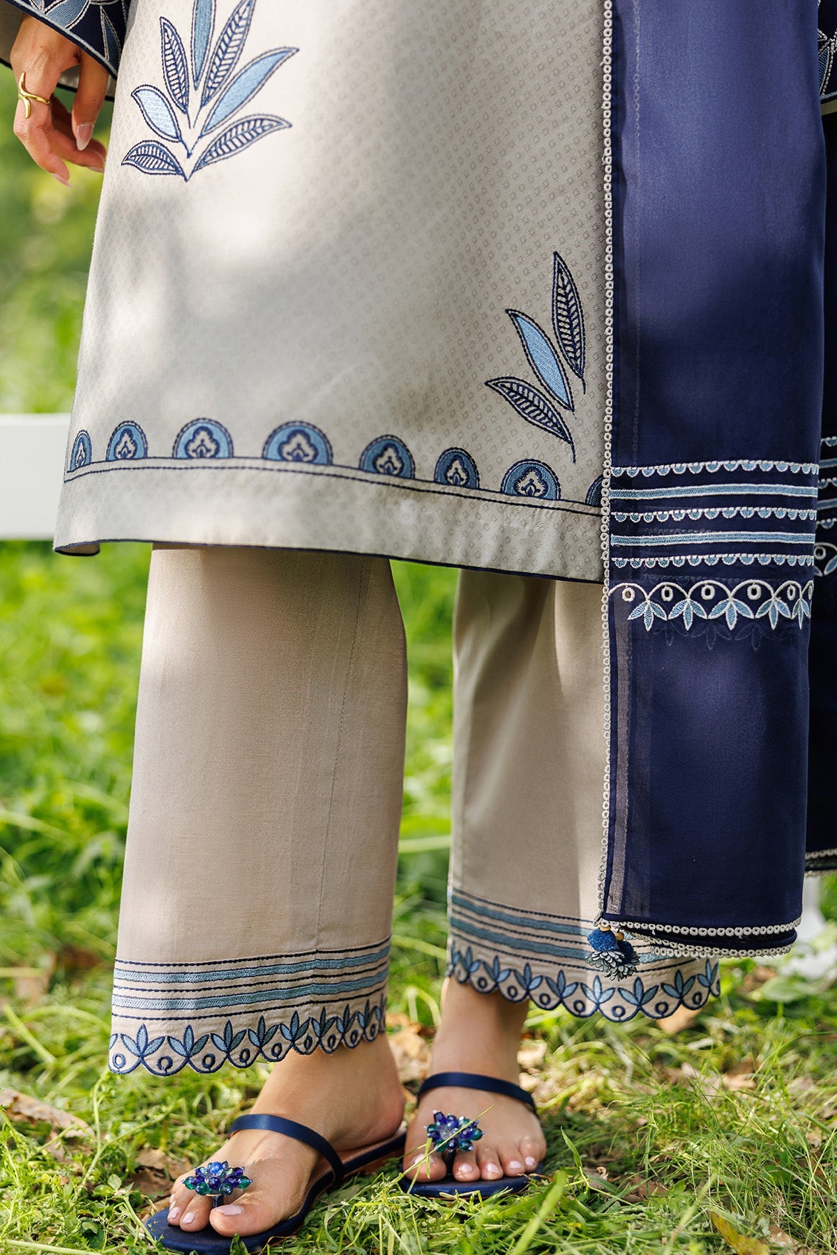 EMBROIDERED LAWN RTW-1306