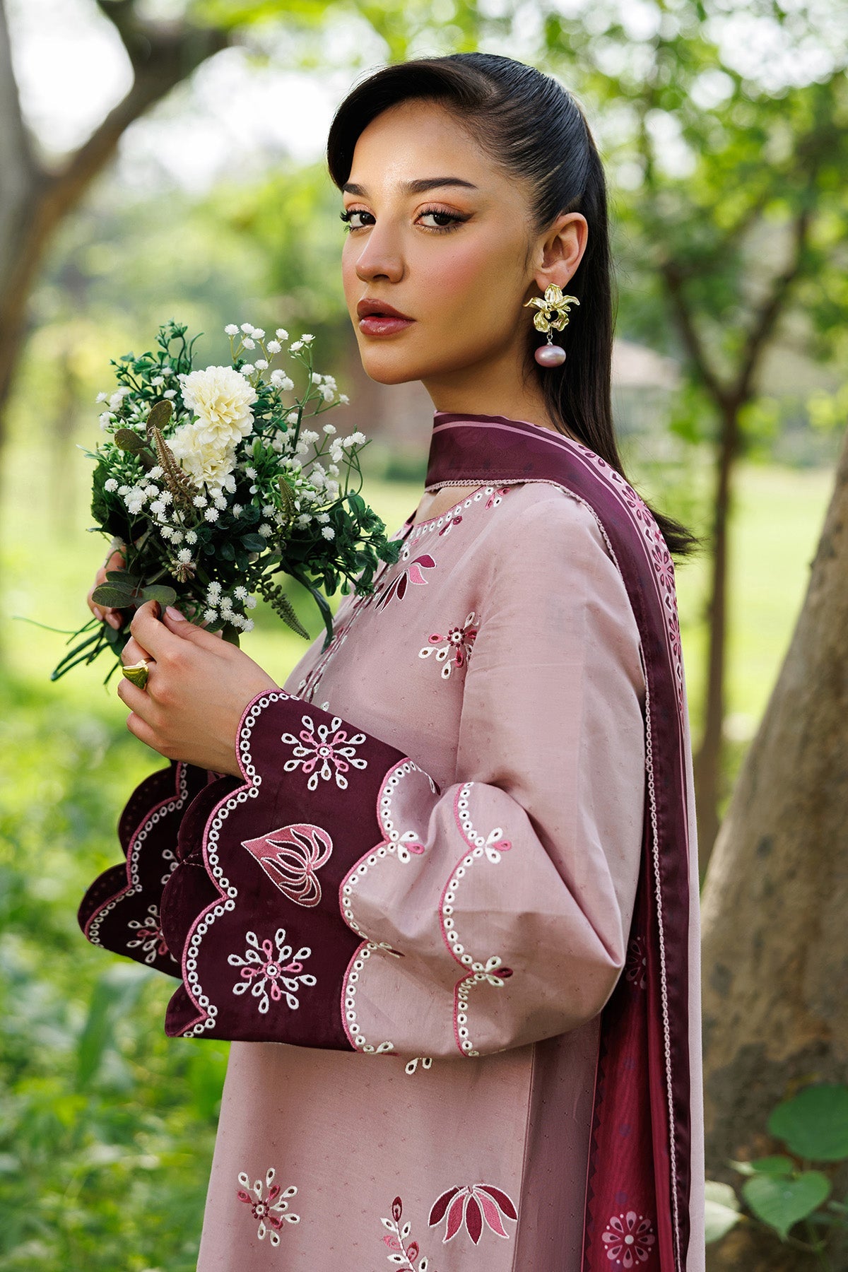 EMBROIDERED LAWN USE-9348