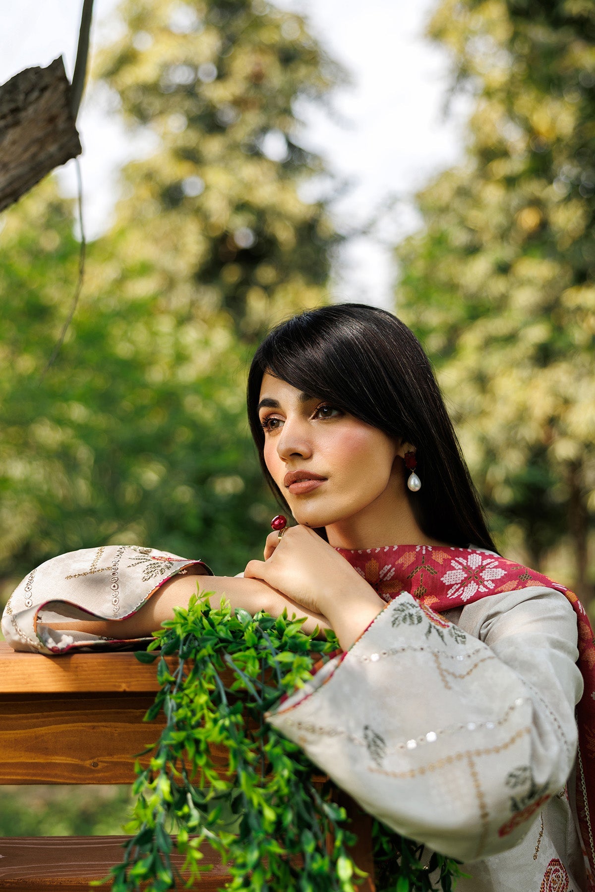EMBROIDERED LAWN USE-9347