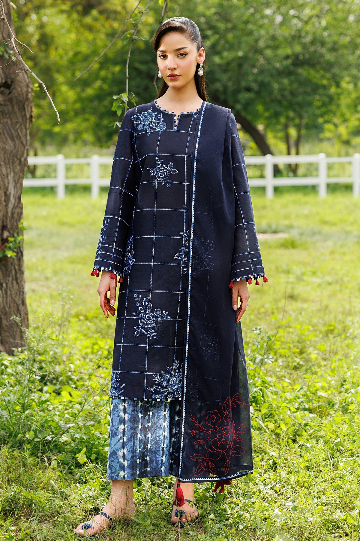 EMBROIDERED LAWN USE-9344