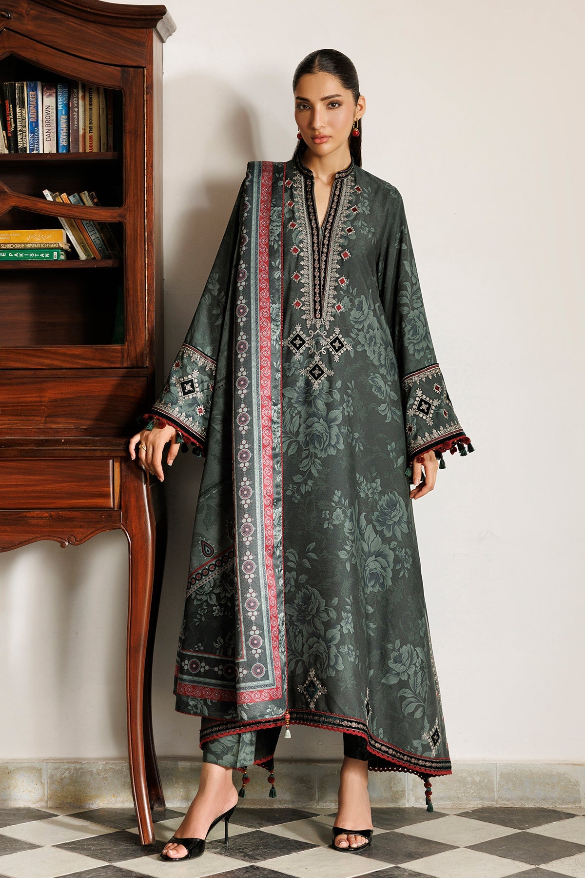 EMBROIDERED PREMIUM VISCOSE UW-0268
