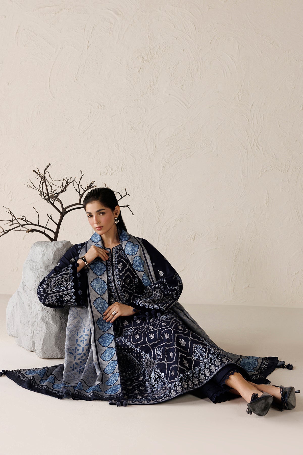 EMBROIDERED PREMIUM KHADDAR UW-0251