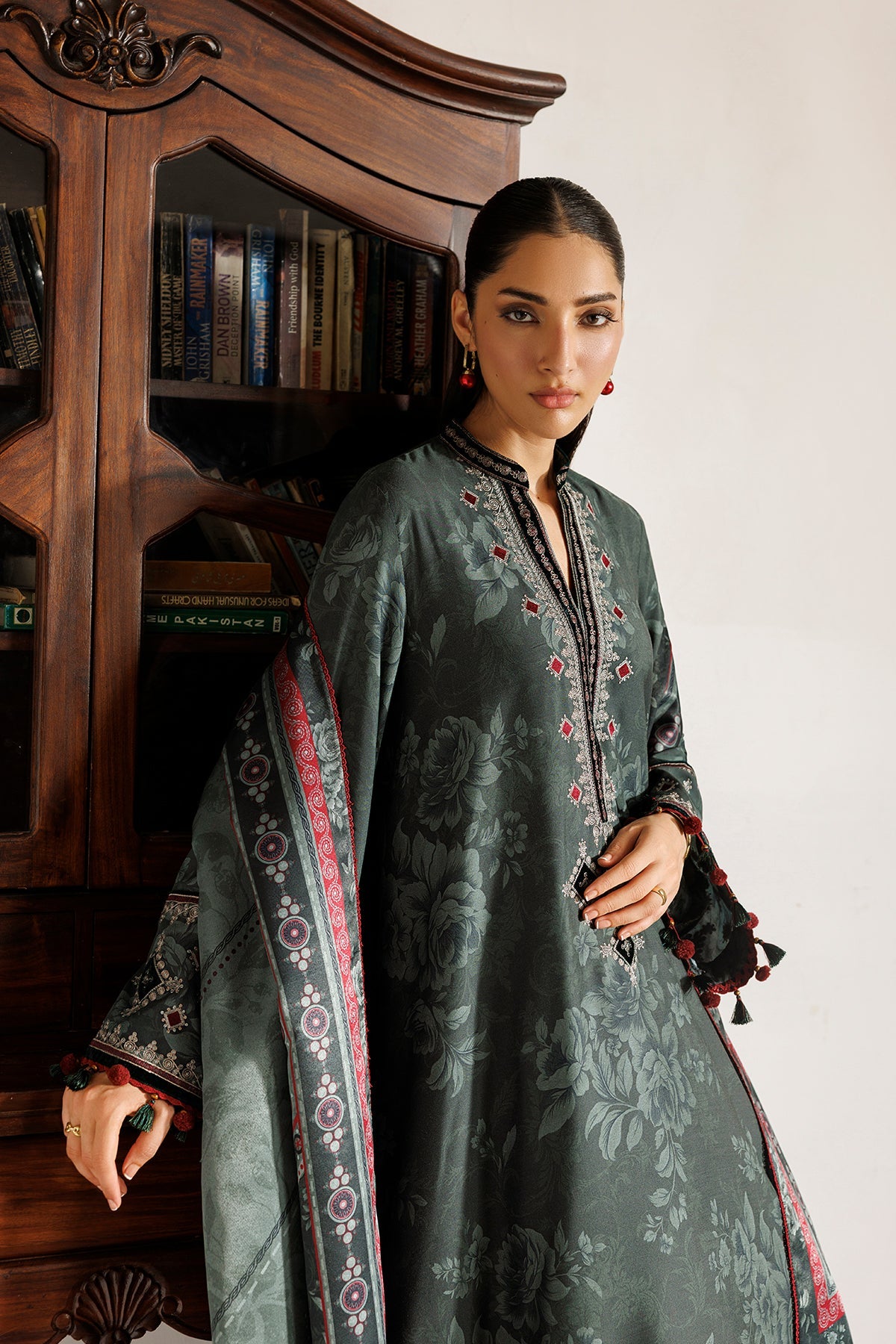 EMBROIDERED PREMIUM VISCOSE UW-0268