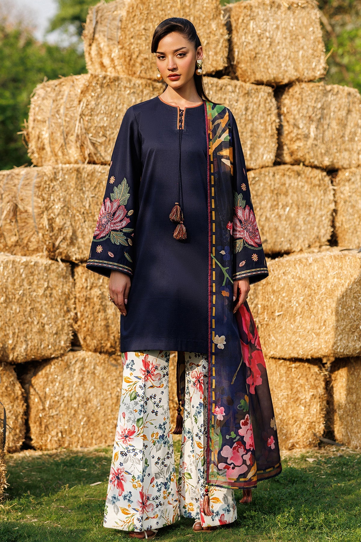 EMBROIDERED LAWN USE-9352