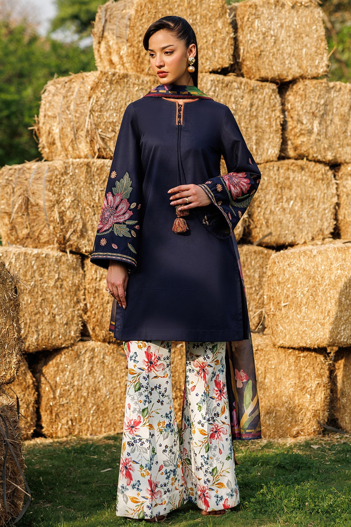 EMBROIDERED LAWN USE-9352