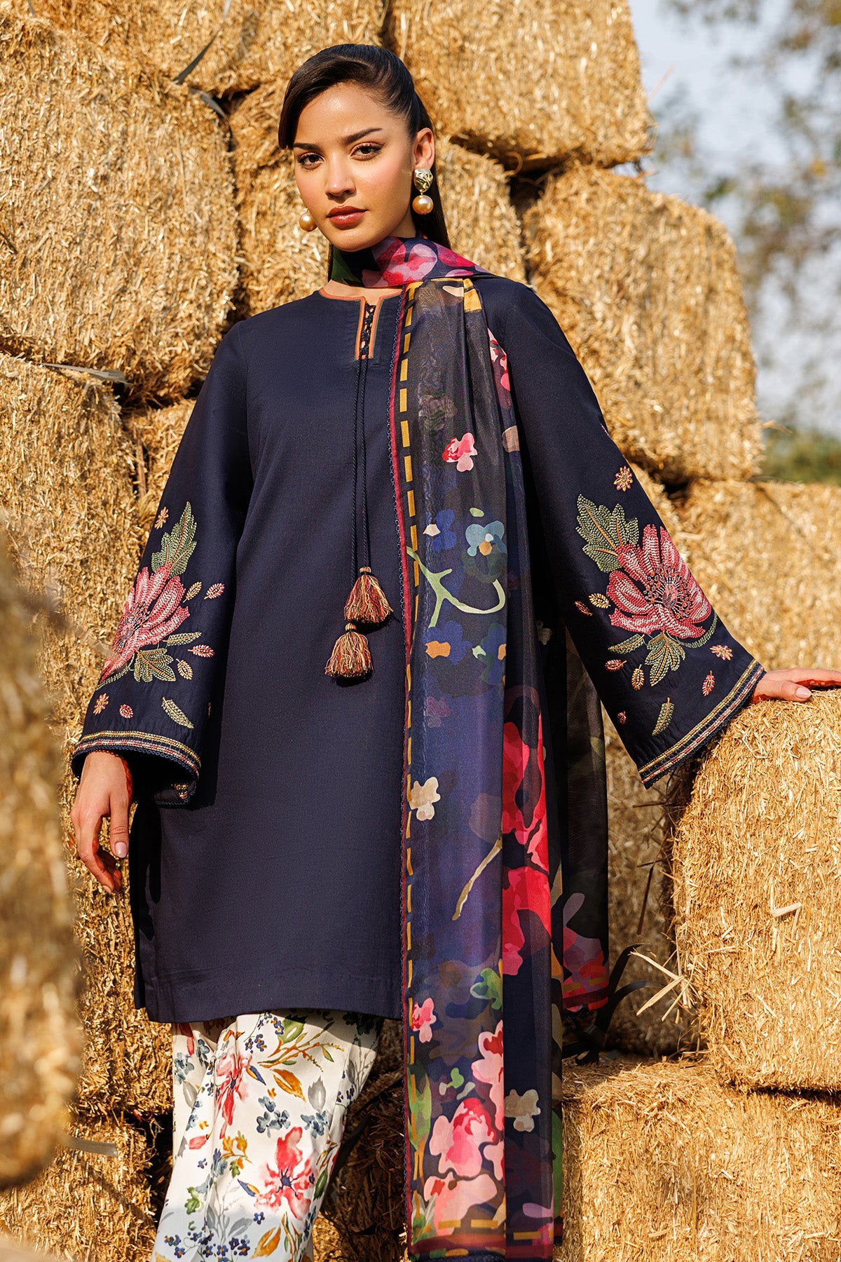 EMBROIDERED LAWN USE-9352