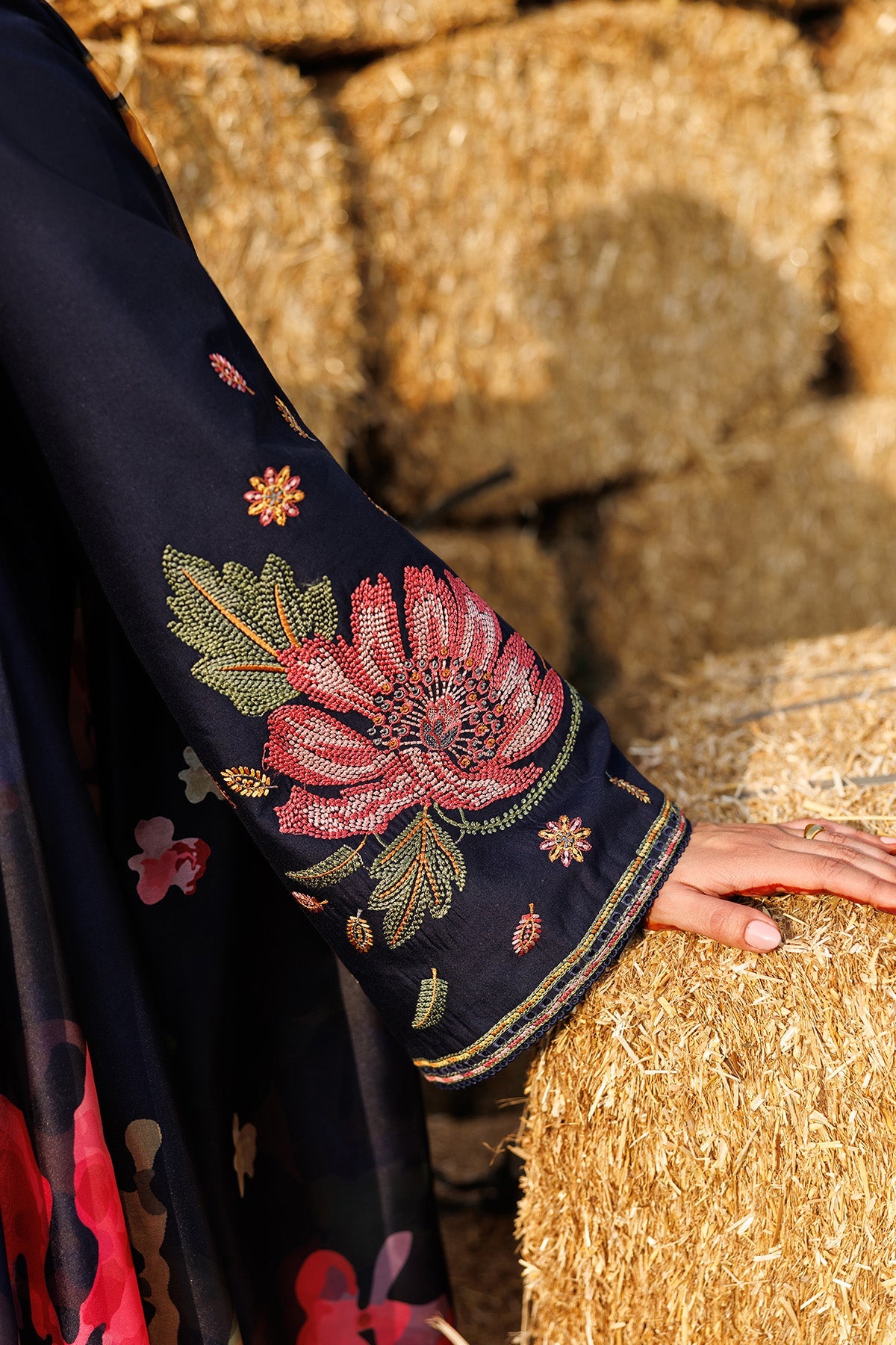 EMBROIDERED LAWN USE-9352