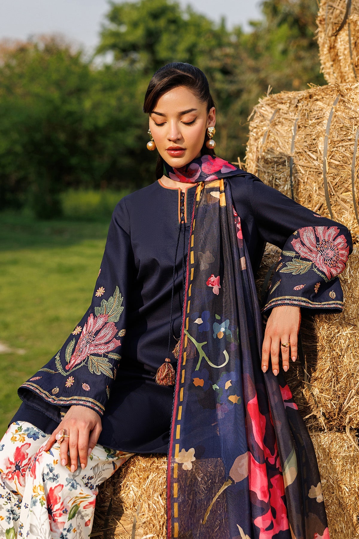 EMBROIDERED LAWN USE-9352