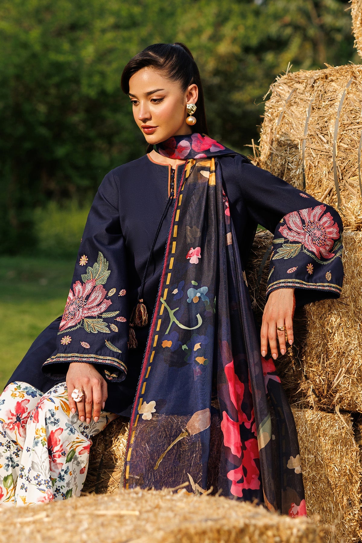 EMBROIDERED LAWN USE-9352