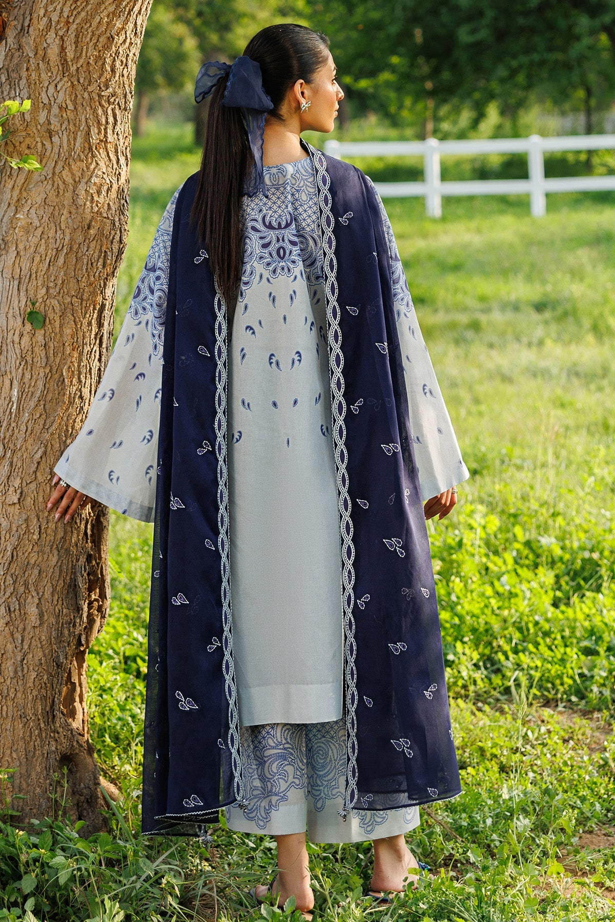 EMBROIDERED LAWN USE-9332