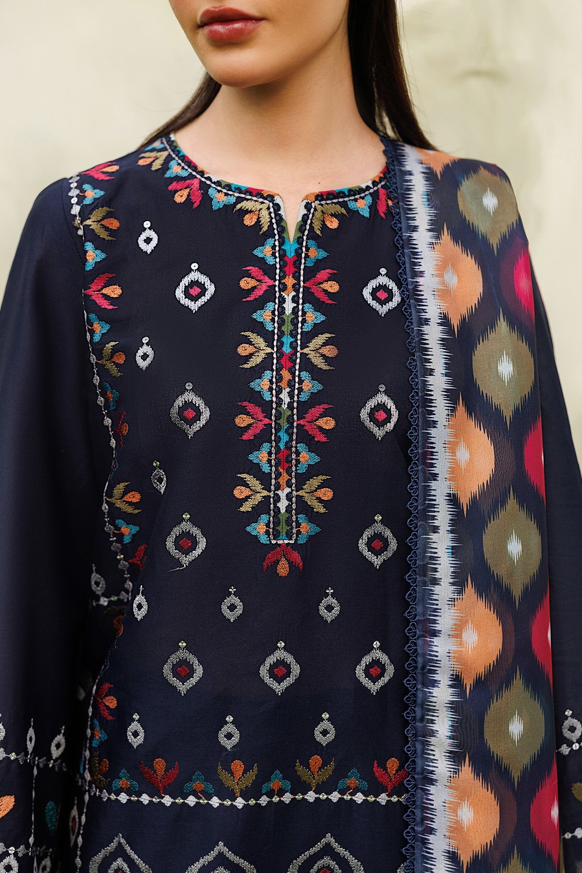 EMBROIDERED LAWN USE-9331