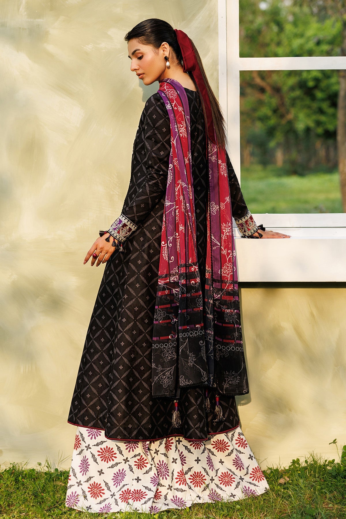 EMBROIDERED LAWN USE-9358