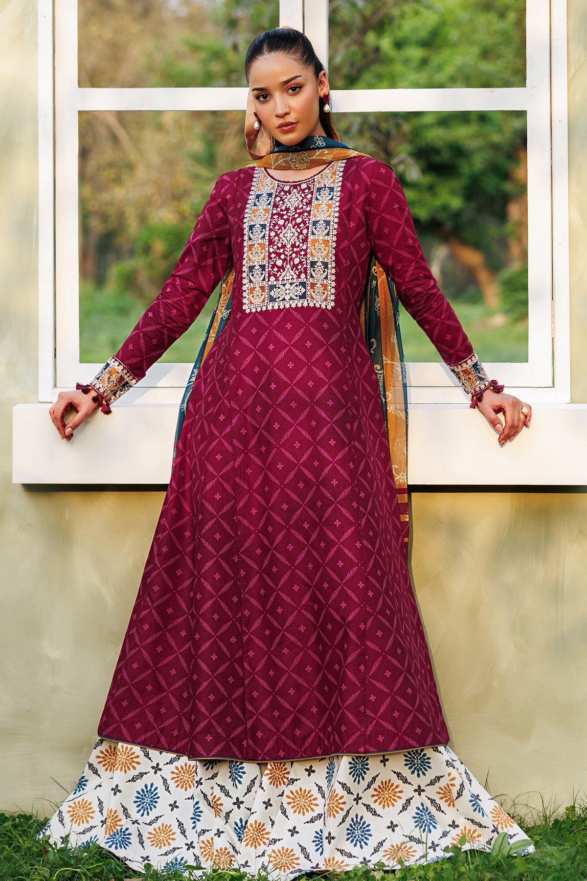 EMBROIDERED LAWN USE-9359