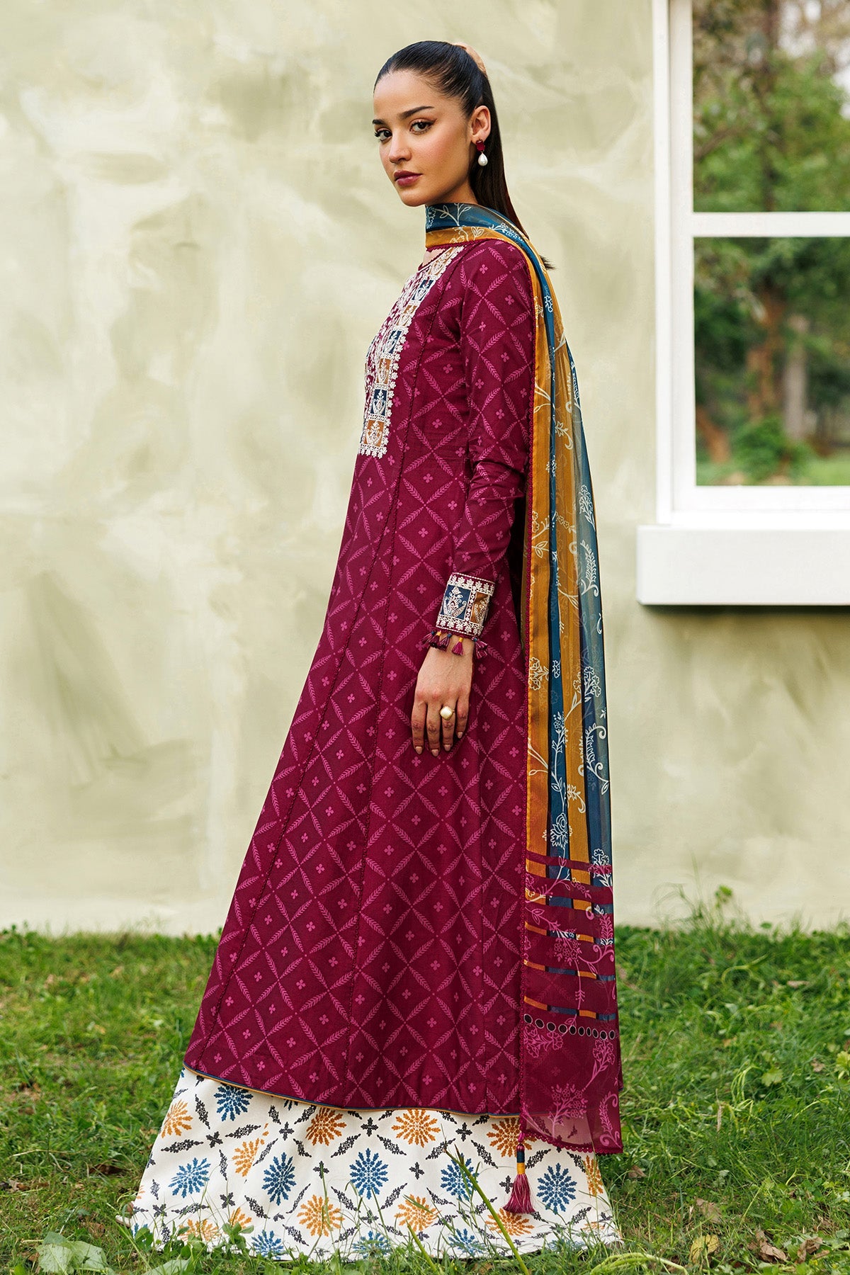 EMBROIDERED LAWN USE-9359