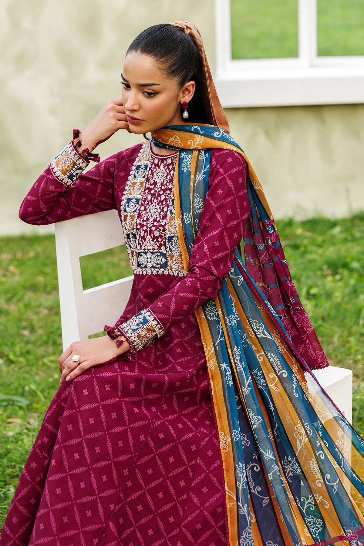 EMBROIDERED LAWN USE-9359
