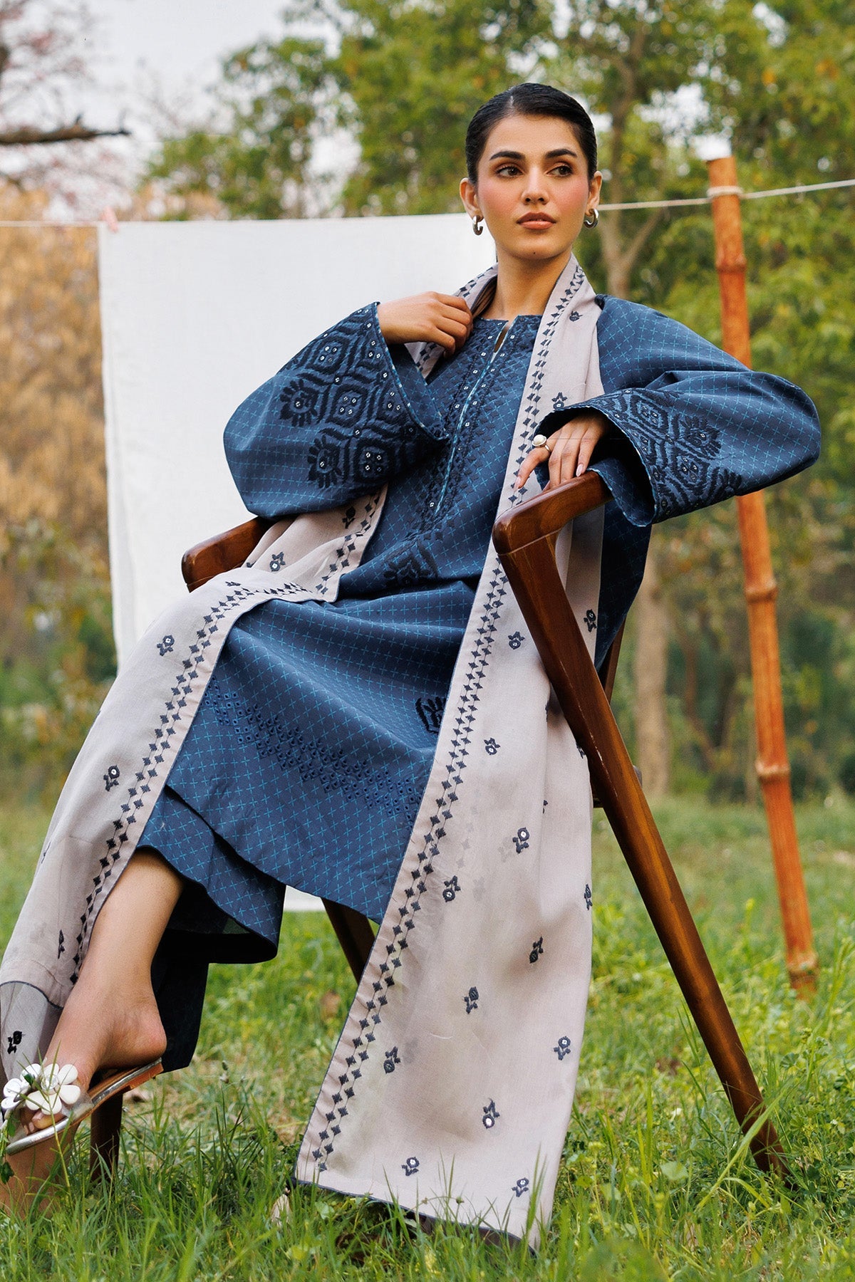 EMBROIDERED LAWN USE-9346